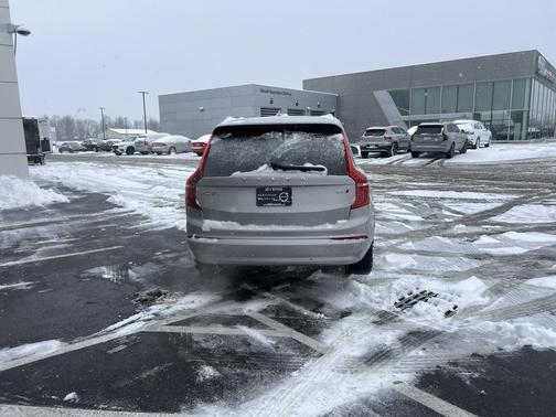 2023 Volvo XC90 B6 Core