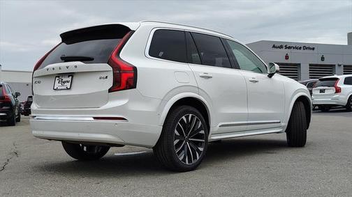 2025 Volvo XC90 B6 Plus 7-Seater
