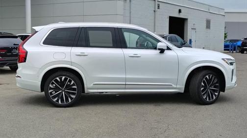 2025 Volvo XC90 B6 Plus 7-Seater