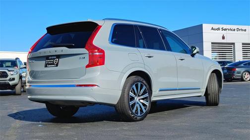 2025 Volvo XC90 B5 Core