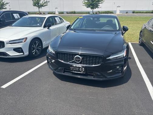 2025 Volvo S60 B5 PLUS AWD