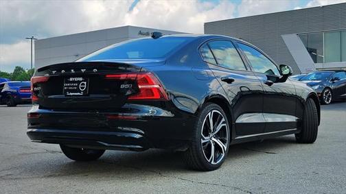 2025 Volvo S60 B5 PLUS AWD