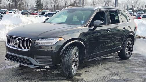 2022 Volvo XC90 T5 Momentum