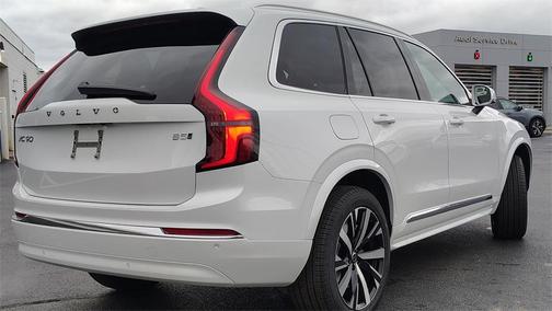 2026 Volvo XC90 B5 Core
