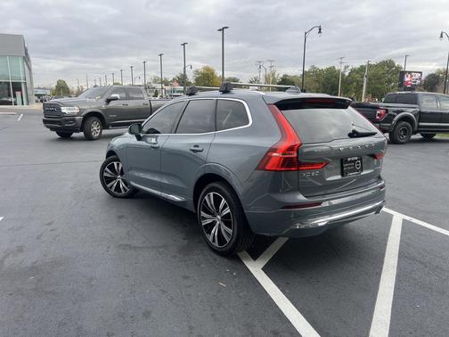 2023 Volvo XC60 B5 Plus Bright Theme