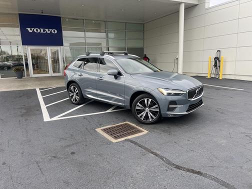 2023 Volvo XC60 B5 Plus Bright Theme