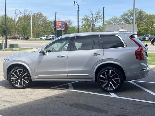 2024 Volvo XC90 B5 Plus