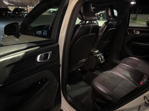 2019 Volvo XC40 T5 R-Design