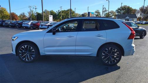 2026 Volvo XC60 B5 Ultra