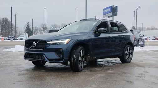 2025 Volvo XC60 Plug-In Hybrid T8 Plus