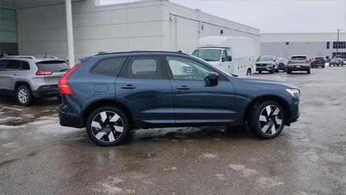 2025 Volvo XC60 Plug-In Hybrid T8 Plus