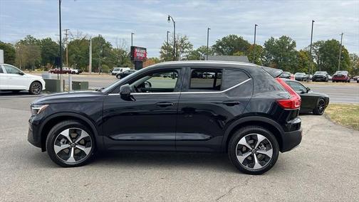 2025 Volvo XC40 B5 Core