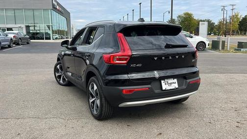 2025 Volvo XC40 B5 Core