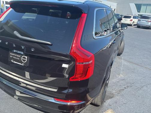 2024 Volvo XC90 Recharge Plug-In Hybrid T8 Plus Bright Theme 7 Passenger
