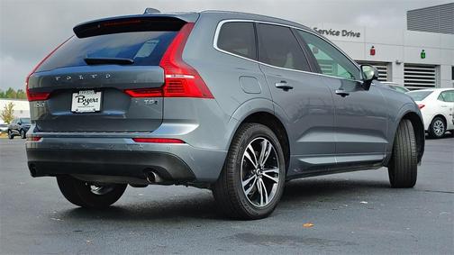 2020 Volvo XC60 T5 Momentum