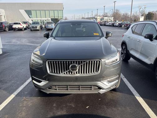 2022 Volvo XC90 T6 Inscription