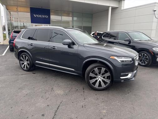 2022 Volvo XC90 T6 Inscription