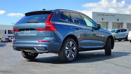 2026 Volvo XC60 B5 Plus