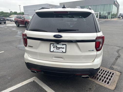 White Platinum Clearcoat Metallic 2017 Ford Explorer sport