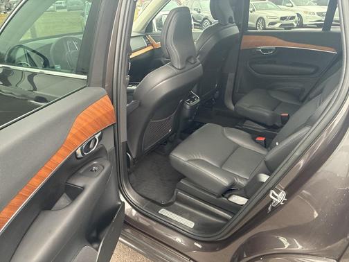 2023 Volvo XC90 B6 Plus 6-Seater