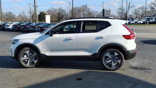 2026 Volvo XC40 B5 Plus