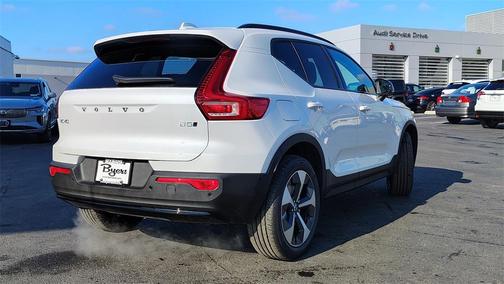 2026 Volvo XC40 B5 Plus