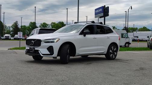 2024 Volvo XC60 Recharge Plug-In Hybrid T8 Plus Dark Theme