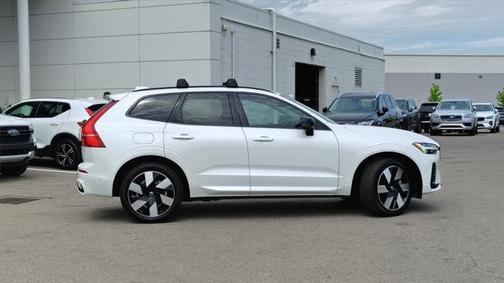 2024 Volvo XC60 Recharge Plug-In Hybrid T8 Plus Dark Theme