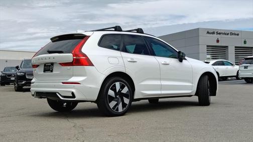 2024 Volvo XC60 Recharge Plug-In Hybrid T8 Plus Dark Theme