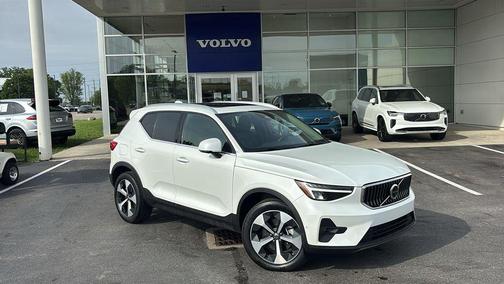 Crystal White Pearl 2025 Volvo XC40 B5 Plus Bright Theme