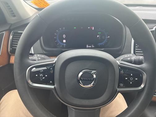 2024 Volvo XC90 Recharge Plug-In Hybrid T8 Plus Bright Theme 7 Passenger