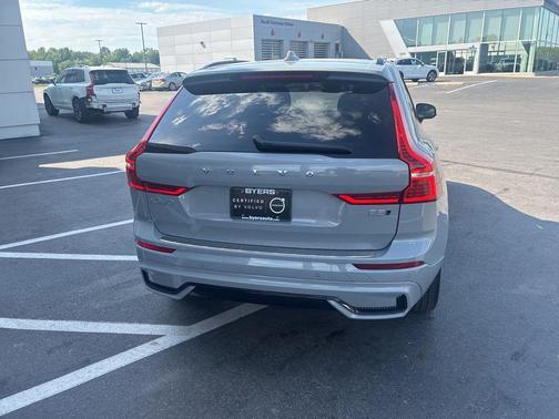 Onyx Black Metallic 2023 Volvo XC90 B5 Plus
