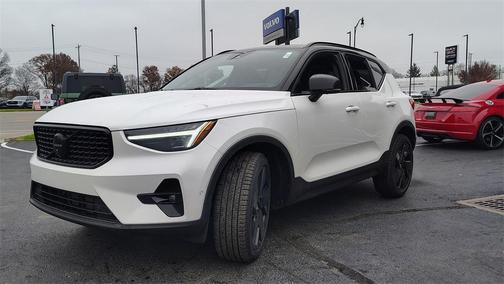 2026 Volvo XC40 B5 Ultra Black Edition