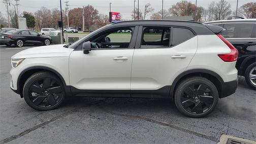 2026 Volvo XC40 B5 Ultra Black Edition