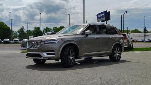 2022 Volvo XC90 T6 Inscription