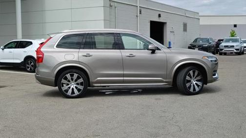 2022 Volvo XC90 T6 Inscription