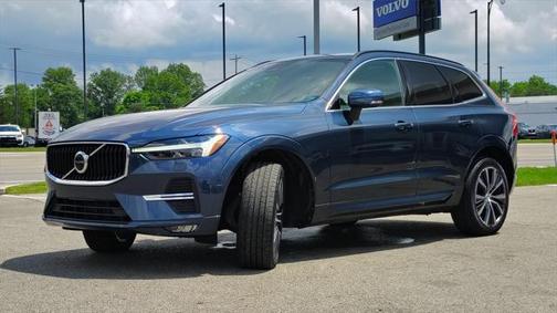2022 Volvo XC60 B5 Momentum