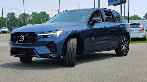 2024 Volvo XC60 B5 Plus Dark Theme