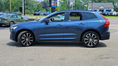 2024 Volvo XC60 B5 Plus Dark Theme