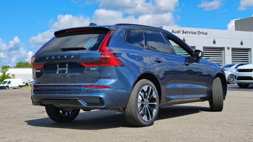 2026 Volvo XC60 B5 Plus