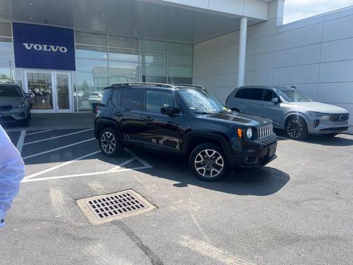 Black 2016 Jeep Renegade Latitude