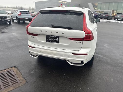 2025 Volvo XC60 B5 Plus