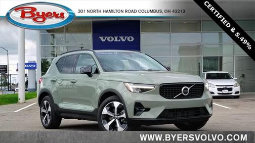 2023 Volvo XC40 B5 Plus Dark Theme