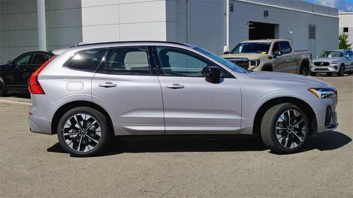 2026 Volvo XC60 B5 Plus