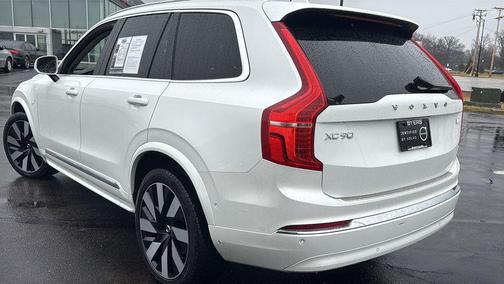 2024 Volvo XC90 Recharge Plug-In Hybrid T8 Plus Bright Theme 7 Passenger