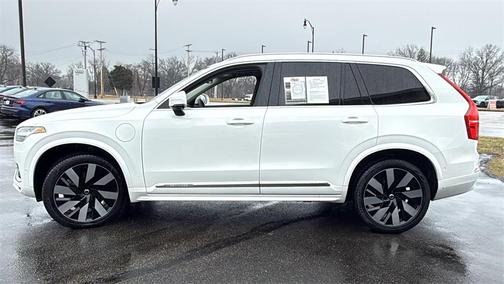 2024 Volvo XC90 Recharge Plug-In Hybrid T8 Plus Bright Theme 7 Passenger