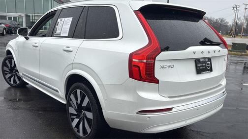 2024 Volvo XC90 Recharge Plug-In Hybrid T8 Plus Bright Theme 7 Passenger