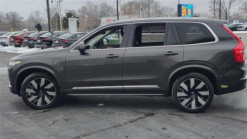 2024 Volvo XC90 Recharge Plug-In Hybrid T8 Plus Bright Theme 7 Passenger