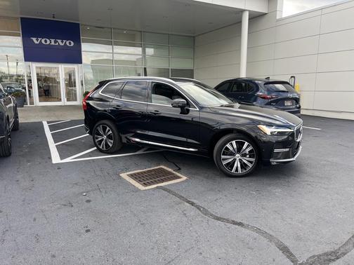 2023 Volvo XC60 B5 Plus Bright Theme