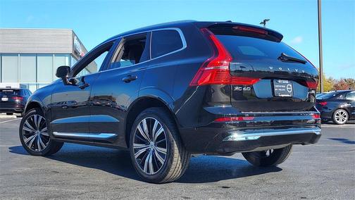 2023 Volvo XC60 B5 Plus Bright Theme
